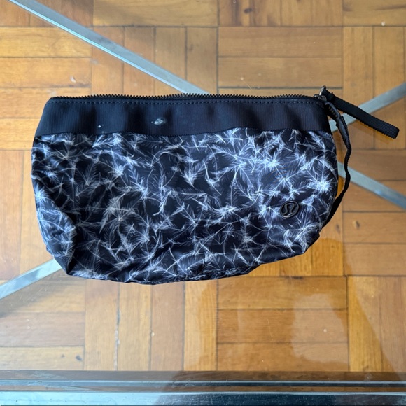 Lululemon Black Patterned Men's Bag - Picture 1 of 9
